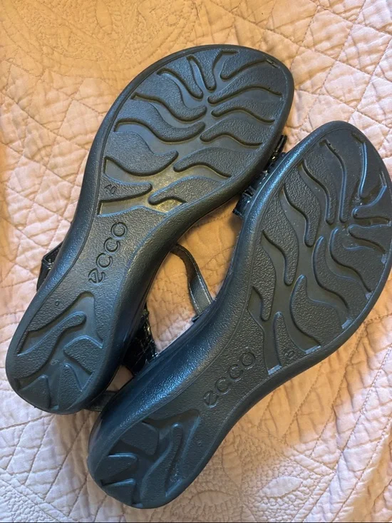 Ecco black sandals - Picture 2 of 3